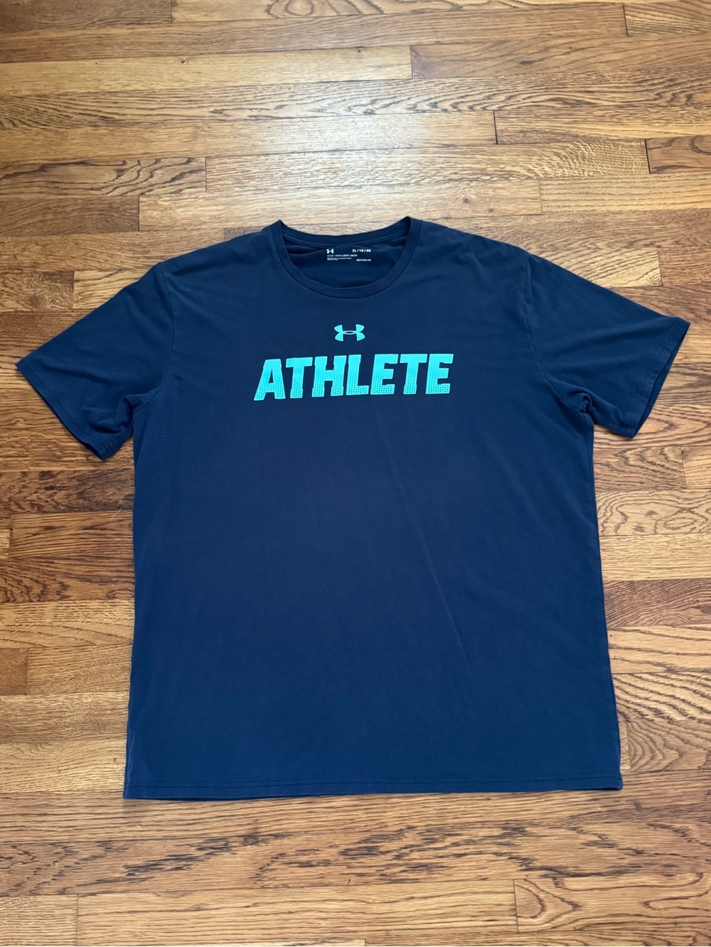 Under Armour graphic, size XL